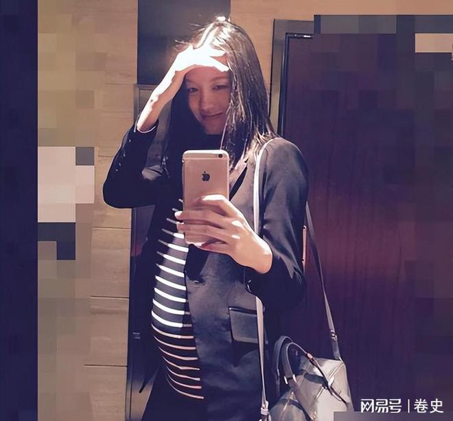 怀孕6个月上春晚站C位真人生赢家开元棋牌艳压奚梦瑶拒嫁30亿豪门(图16)